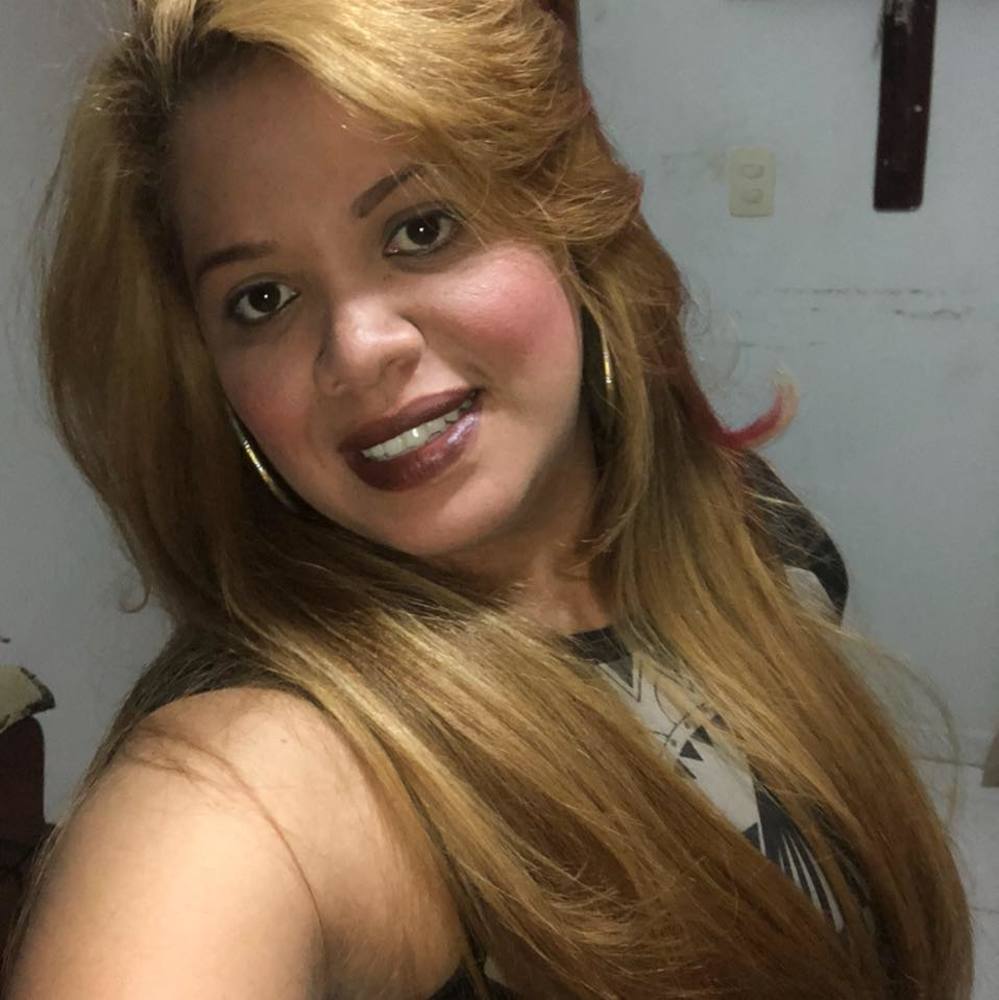 Meet your Posher, Esmeralda